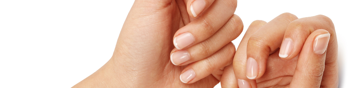 dlaczego rozdwajają się paznokcie u rąk